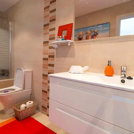 בית נופש Pass The Keys Beautiful Beachside Retreat Costa *