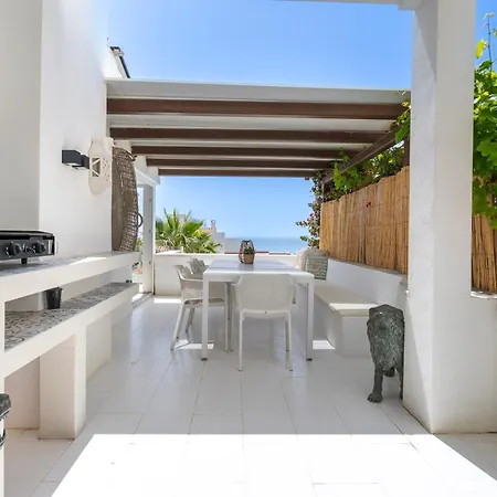 Pass The Keys Beautiful Beachside Retreat Costa * מיחאס