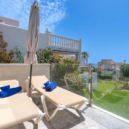 Pass The Keys Beautiful Beachside Retreat Costa בית נופש מיחאס